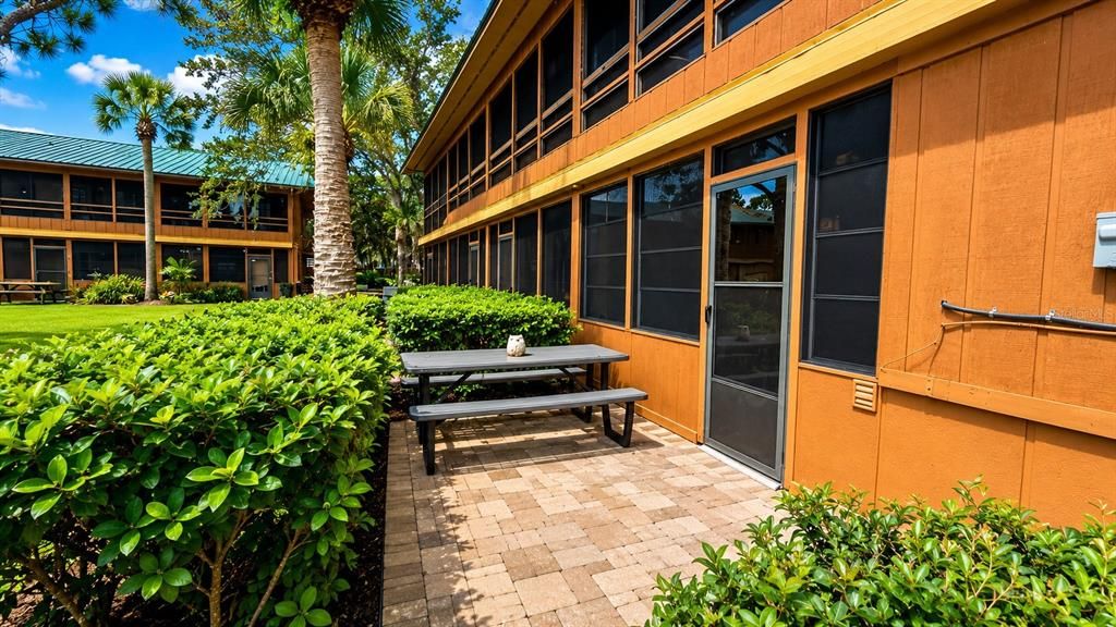 For Sale: $150,000 (1 beds, 1 baths, 481 Square Feet)