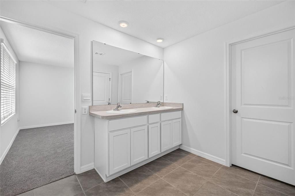 For Sale: $549,000 (4 beds, 3 baths, 2435 Square Feet)