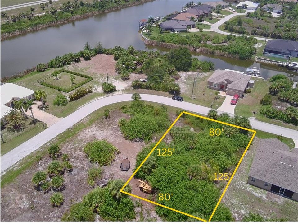 На продажу: $41,200 (0.23 acres)