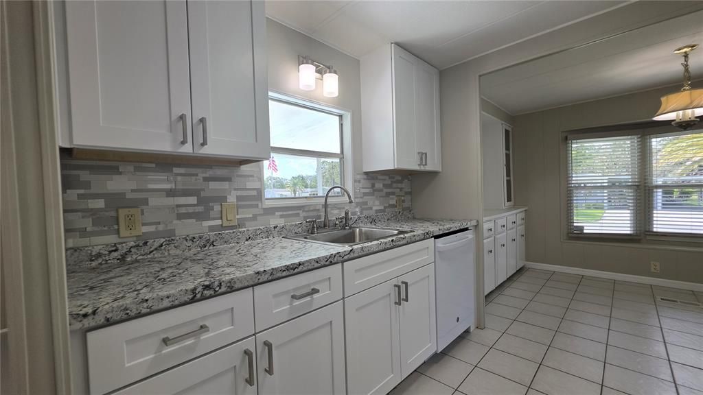 For Rent: $1,400 (3 beds, 2 baths, 1104 Square Feet)