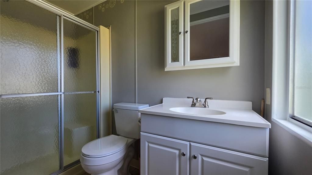 For Rent: $1,400 (3 beds, 2 baths, 1104 Square Feet)