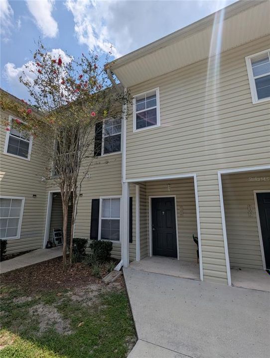For Rent: $1,495 (2 beds, 2 baths, 1275 Square Feet)