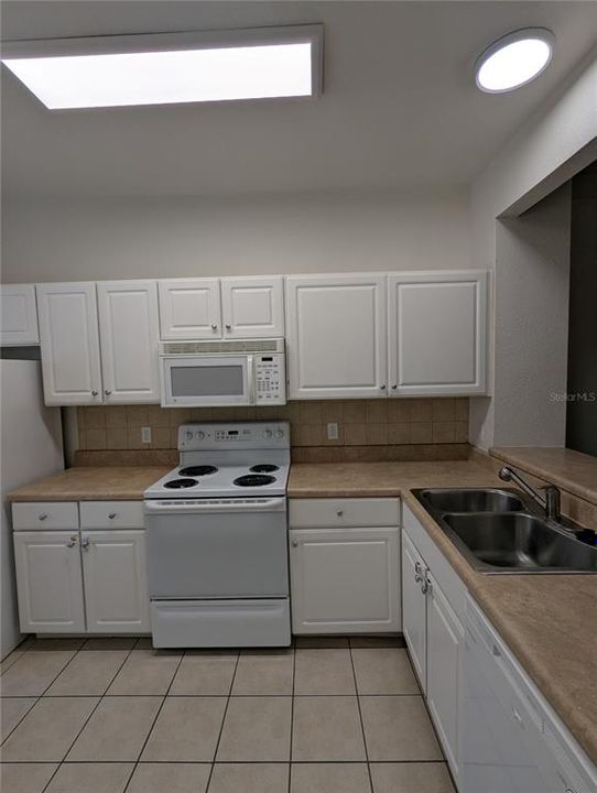For Rent: $1,495 (2 beds, 2 baths, 1275 Square Feet)