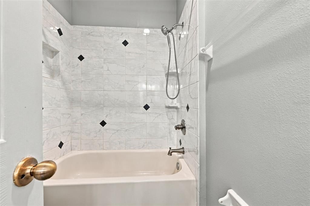 En Venta: $550,000 (4 camas, 4 baños, 3041 Pies cuadrados)