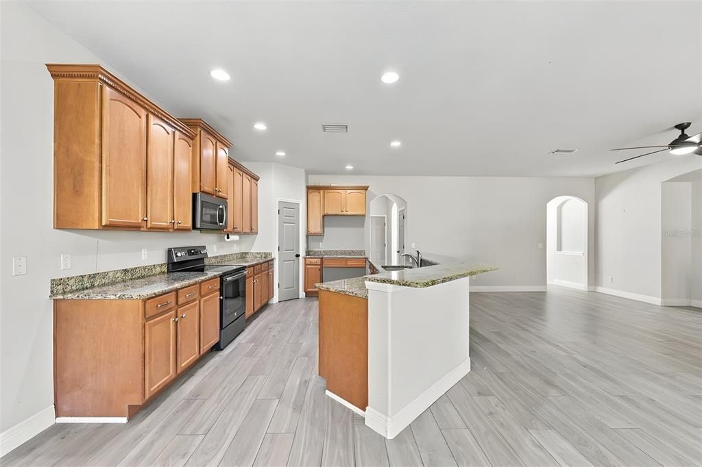 En Venta: $550,000 (4 camas, 4 baños, 3041 Pies cuadrados)
