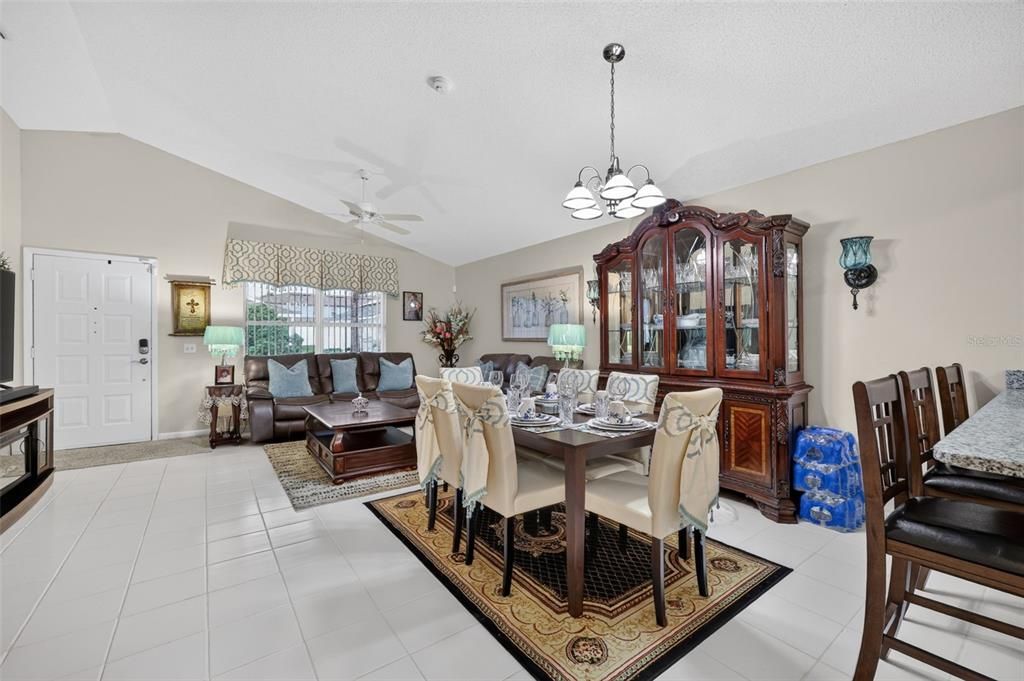 En Venta: $249,900 (2 camas, 2 baños, 1034 Pies cuadrados)