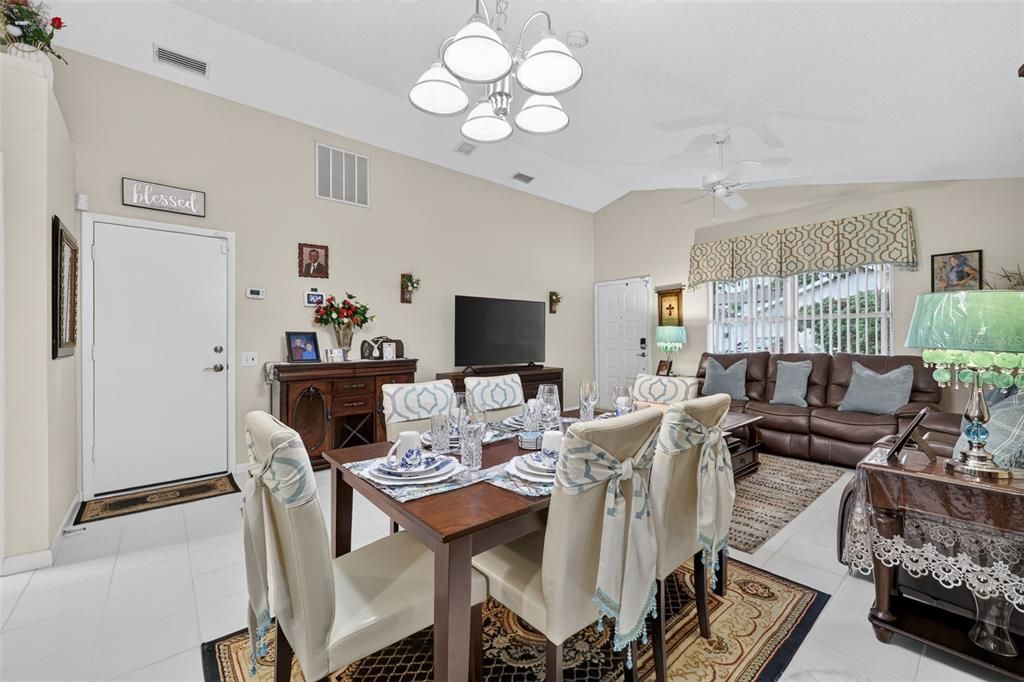 En Venta: $249,900 (2 camas, 2 baños, 1034 Pies cuadrados)
