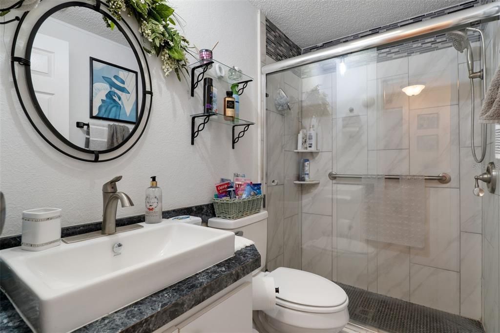 На продажу: $274,900 (3 спален, 2 ванн, 2104 Квадратных фут)