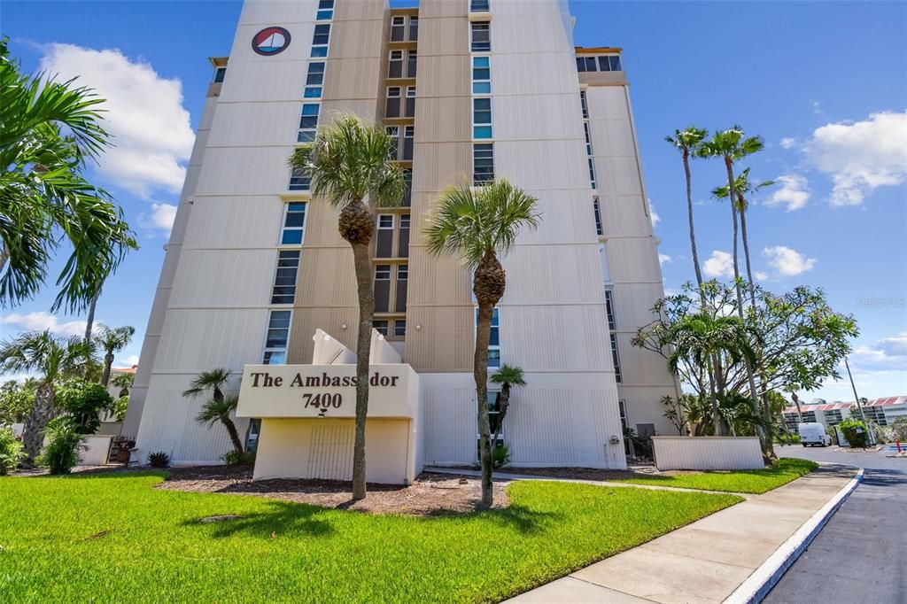 For Rent: $3,200 (2 beds, 2 baths, 1300 Square Feet)