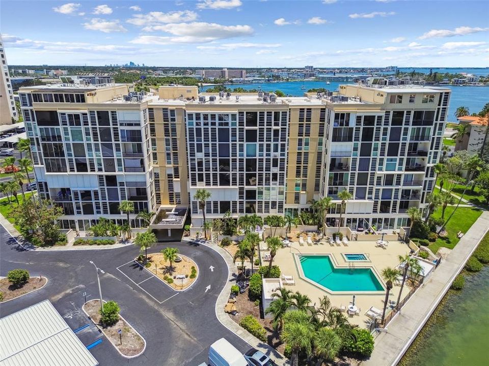 For Rent: $3,200 (2 beds, 2 baths, 1300 Square Feet)