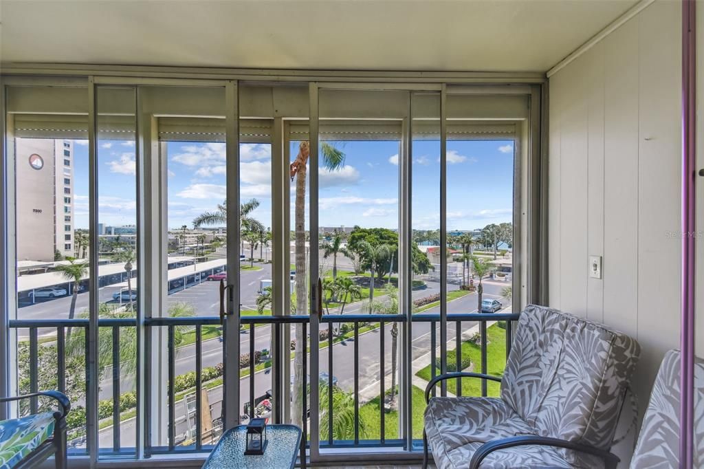 For Rent: $3,200 (2 beds, 2 baths, 1300 Square Feet)