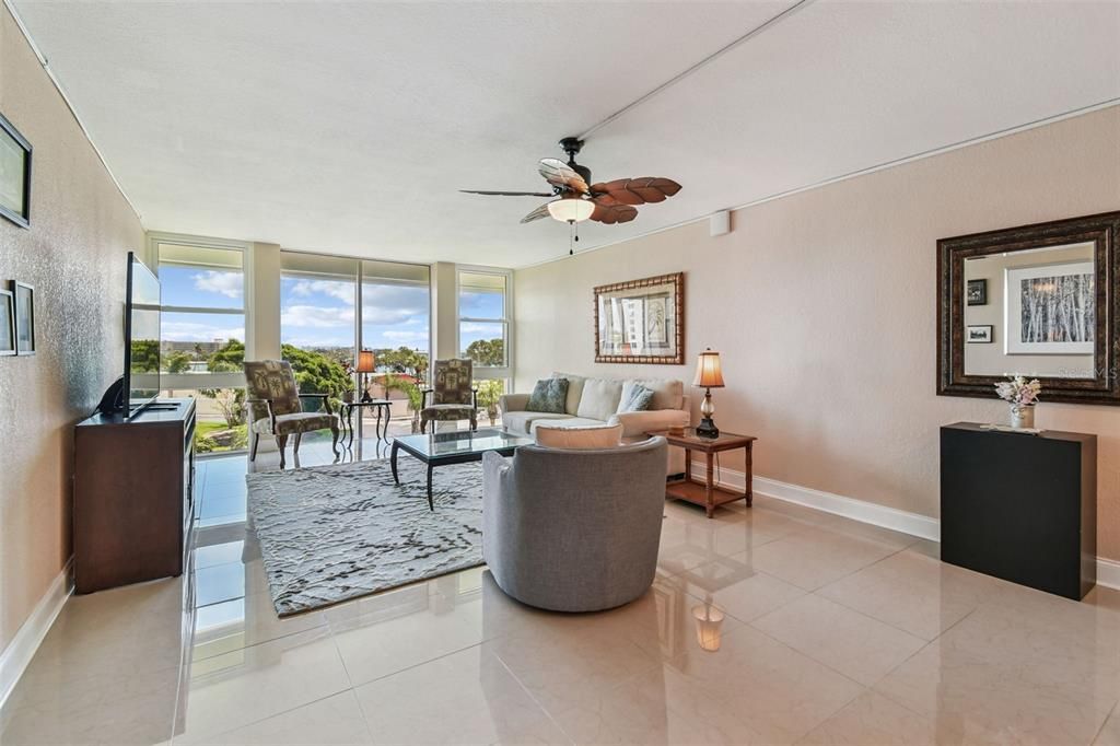 For Rent: $3,200 (2 beds, 2 baths, 1300 Square Feet)