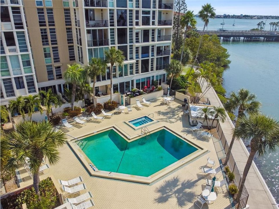 For Rent: $3,200 (2 beds, 2 baths, 1300 Square Feet)