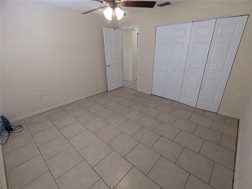 For Rent: $1,400 (2 beds, 1 baths, 844 Square Feet)