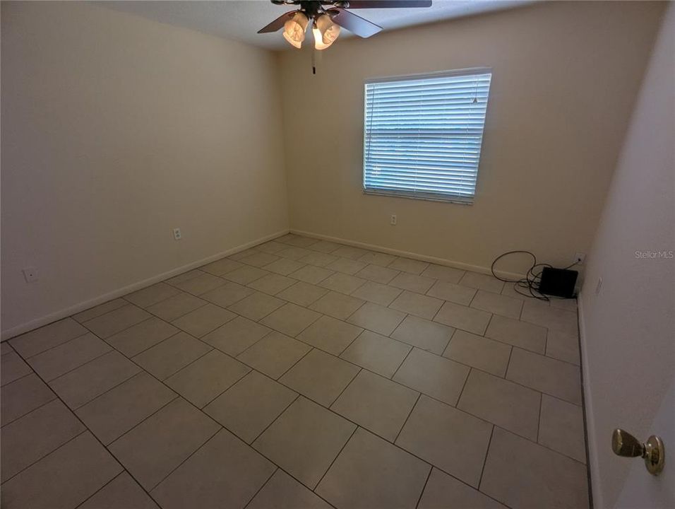 For Rent: $1,400 (2 beds, 1 baths, 844 Square Feet)
