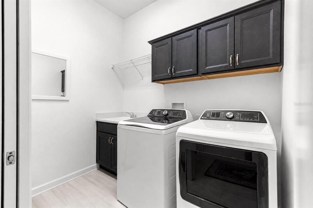 En Venta: $725,000 (3 camas, 3 baños, 1945 Pies cuadrados)