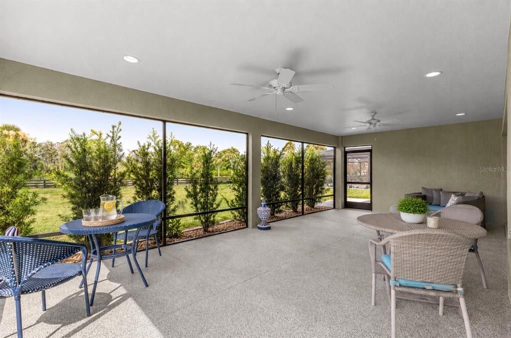 En Venta: $725,000 (3 camas, 3 baños, 1945 Pies cuadrados)