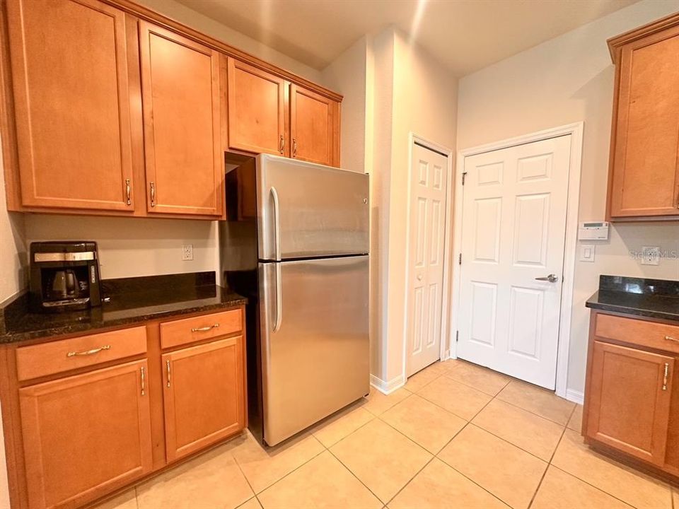 В аренду: $1,999 (3 спален, 2 ванн, 1390 Квадратных фут)