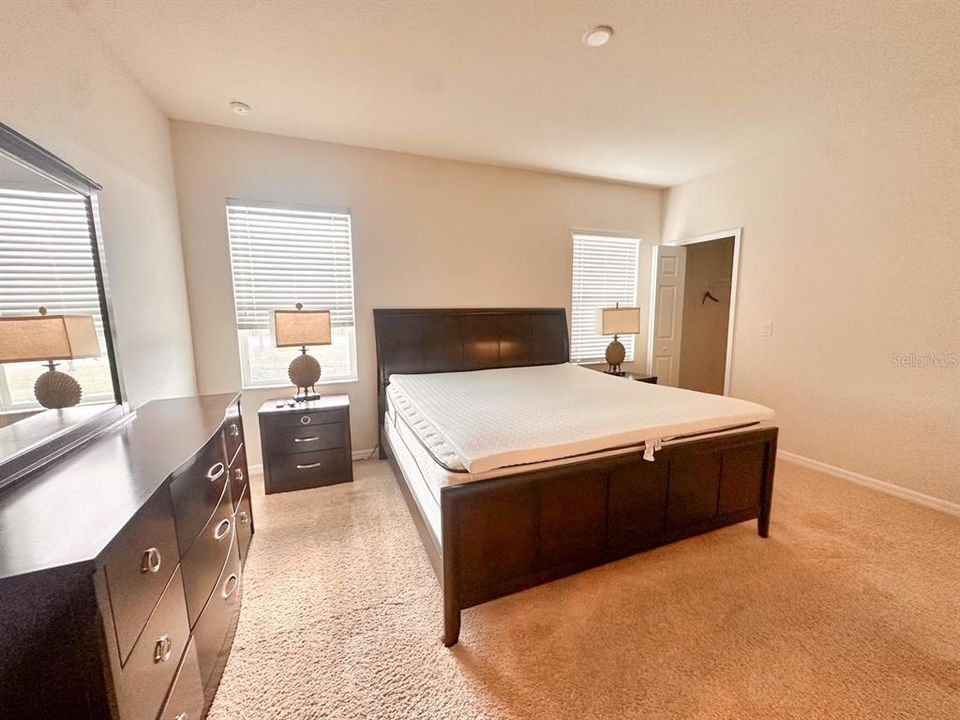 В аренду: $1,999 (3 спален, 2 ванн, 1390 Квадратных фут)