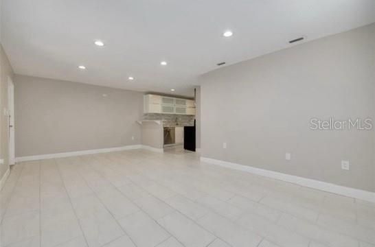 В аренду: $1,650 (2 спален, 1 ванн, 765 Квадратных фут)