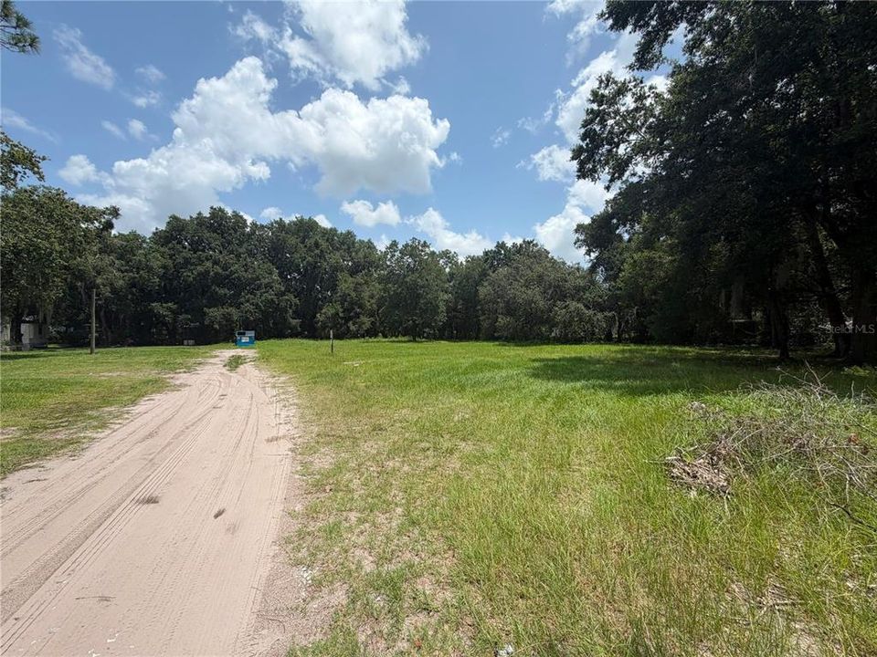 На продажу: $250,000 (0.81 acres)
