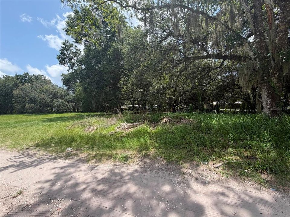 На продажу: $250,000 (0.81 acres)