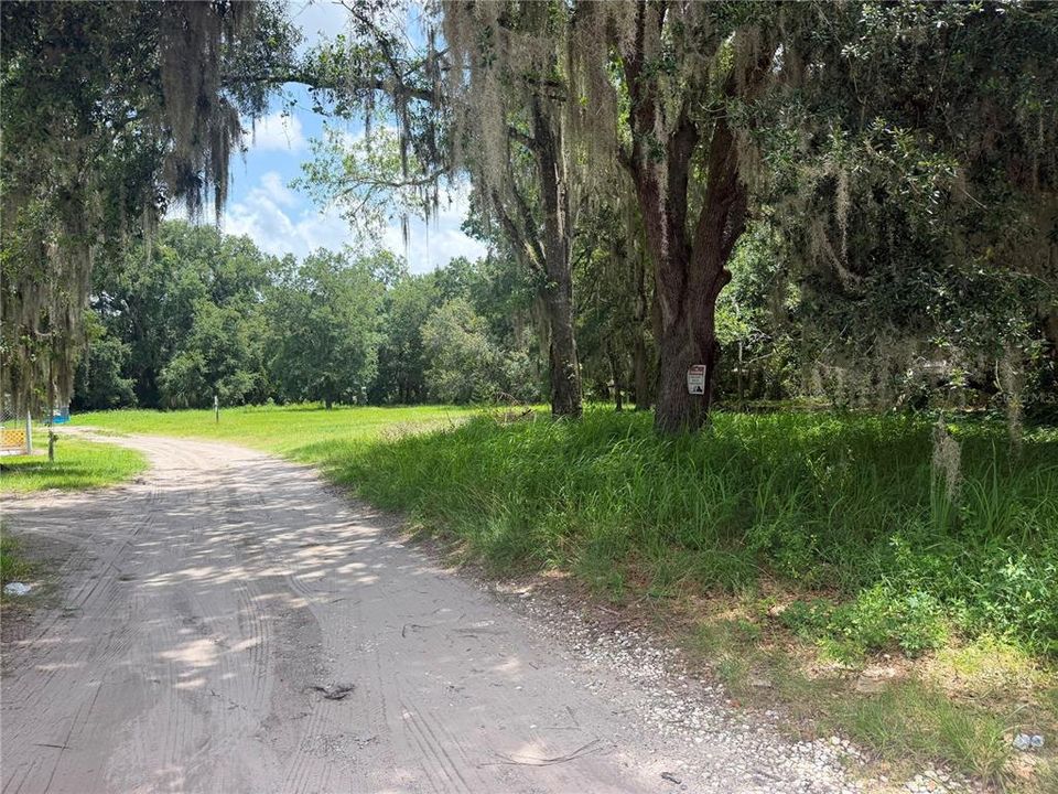 На продажу: $250,000 (0.81 acres)