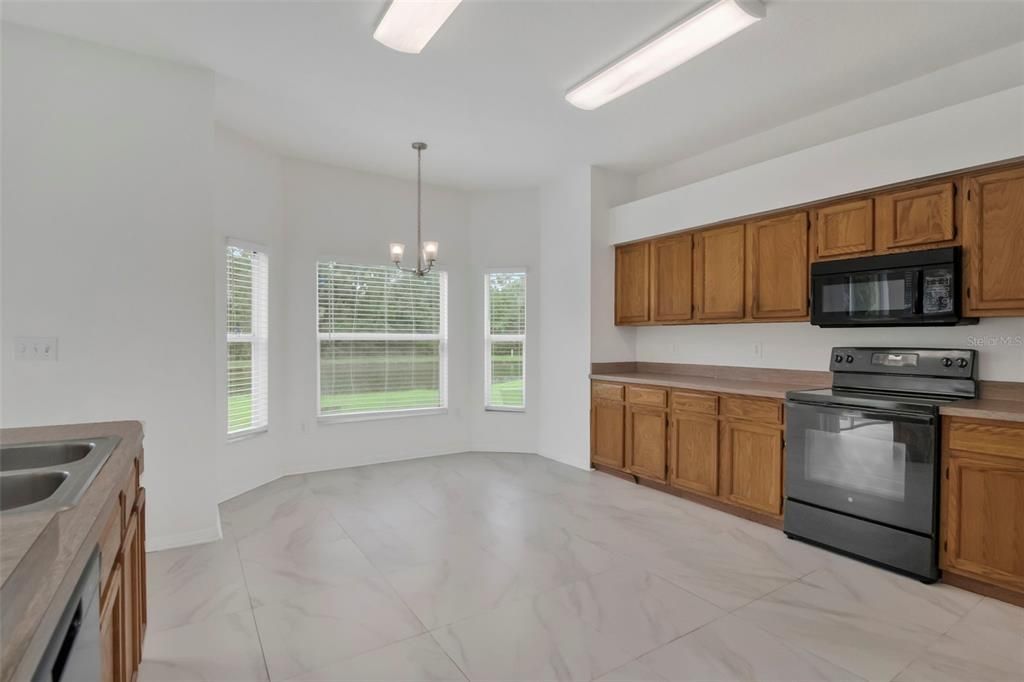 На продажу: $499,000 (6 спален, 3 ванн, 3012 Квадратных фут)