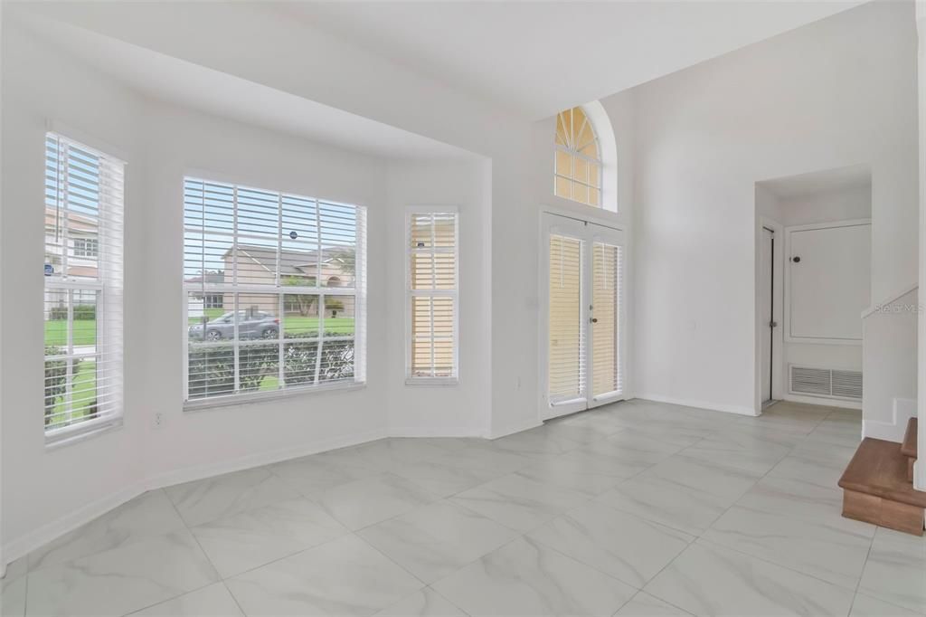На продажу: $499,000 (6 спален, 3 ванн, 3012 Квадратных фут)