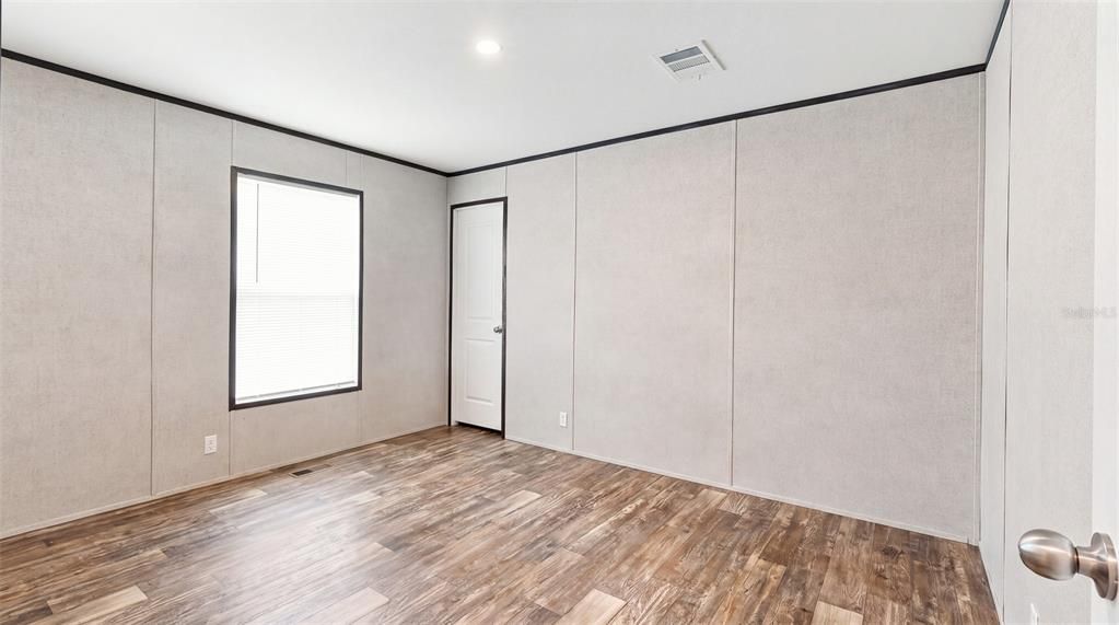 En Venta: $230,000 (4 camas, 2 baños, 1836 Pies cuadrados)