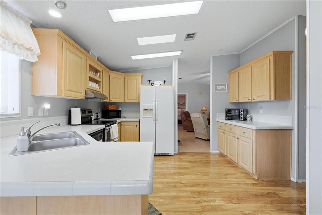 For Sale: $175,000 (2 beds, 2 baths, 1350 Square Feet)