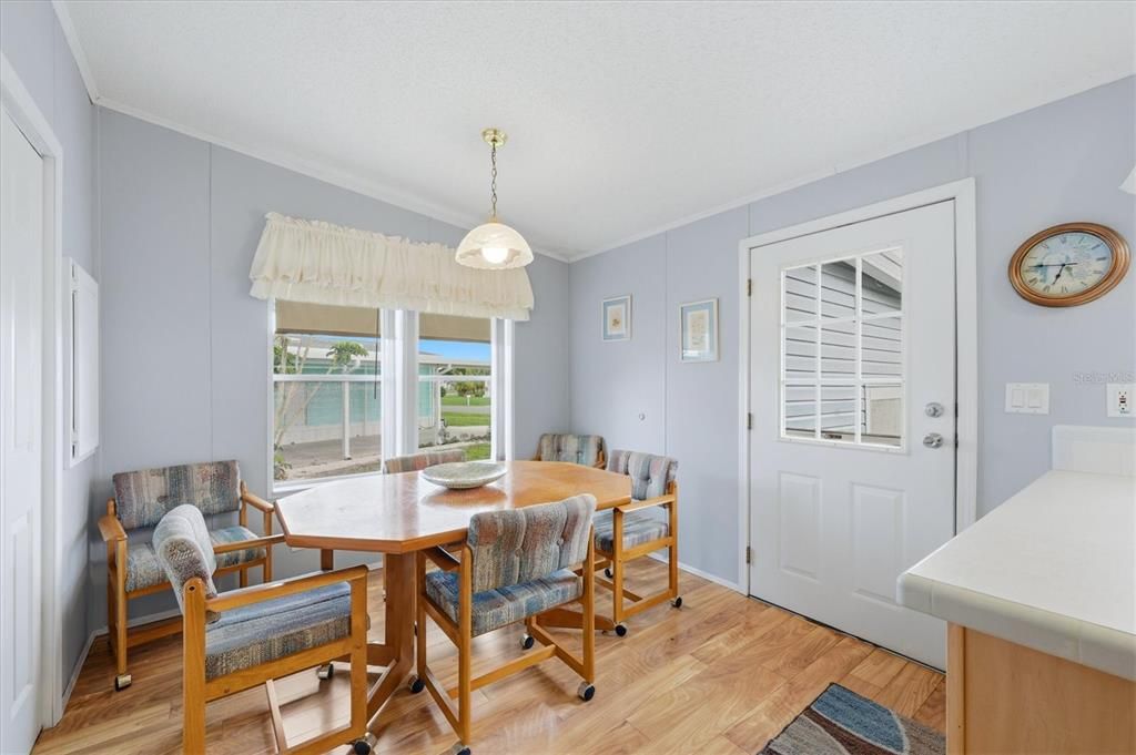 For Sale: $175,000 (2 beds, 2 baths, 1350 Square Feet)