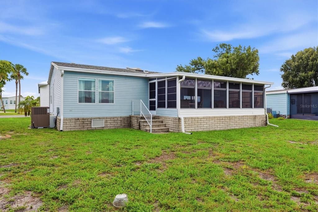 For Sale: $175,000 (2 beds, 2 baths, 1350 Square Feet)