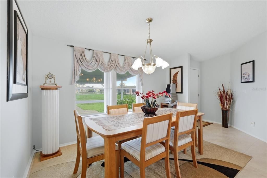 For Sale: $175,000 (2 beds, 2 baths, 1350 Square Feet)