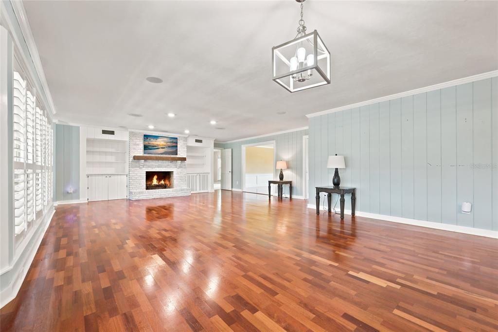 En Venta: $615,000 (6 camas, 4 baños, 4867 Pies cuadrados)