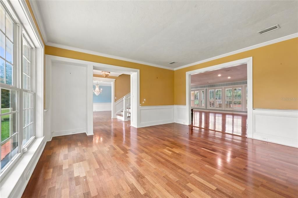 En Venta: $615,000 (6 camas, 4 baños, 4867 Pies cuadrados)