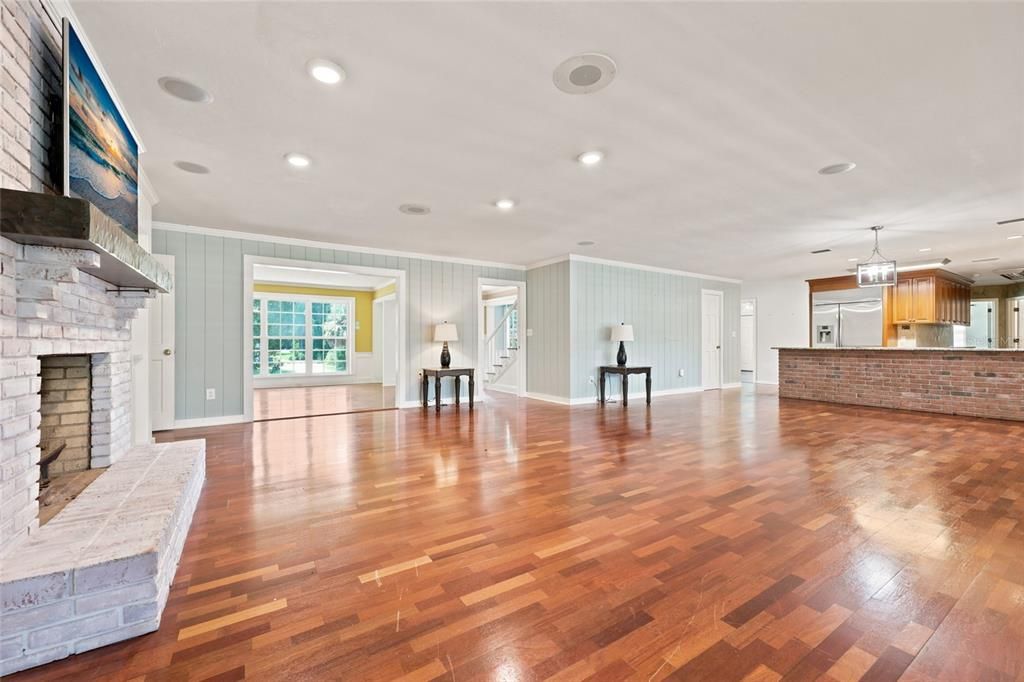 En Venta: $615,000 (6 camas, 4 baños, 4867 Pies cuadrados)