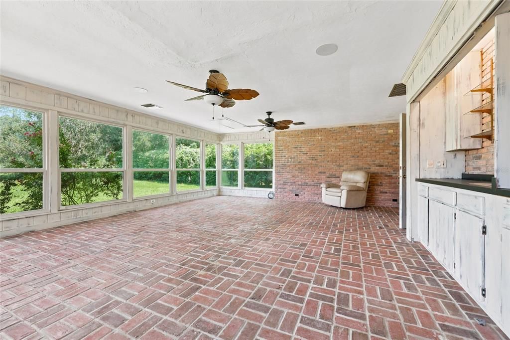 En Venta: $615,000 (6 camas, 4 baños, 4867 Pies cuadrados)