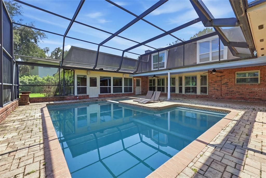 En Venta: $615,000 (6 camas, 4 baños, 4867 Pies cuadrados)
