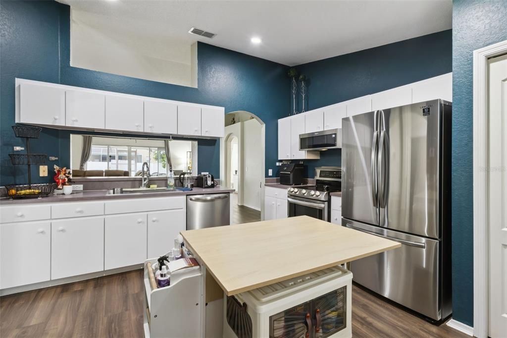 For Sale: $360,000 (3 beds, 2 baths, 1795 Square Feet)