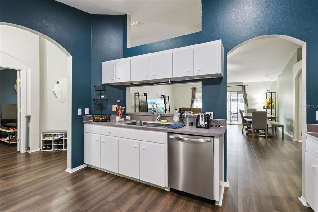 For Sale: $360,000 (3 beds, 2 baths, 1795 Square Feet)