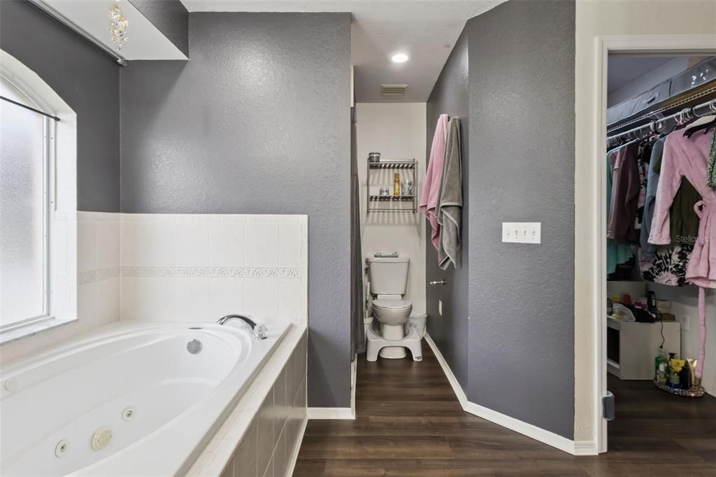 For Sale: $360,000 (3 beds, 2 baths, 1795 Square Feet)