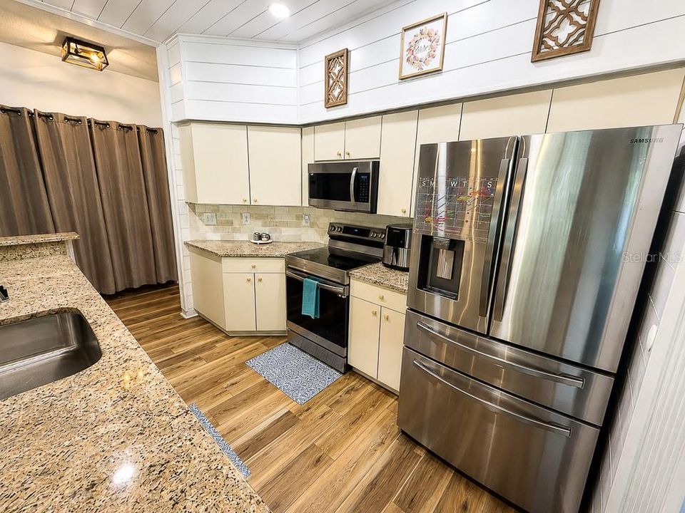 На продажу: $799,900 (4 спален, 2 ванн, 2782 Квадратных фут)