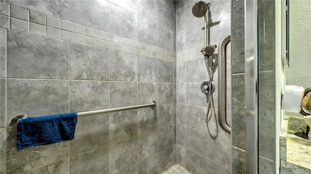 На продажу: $329,000 (3 спален, 2 ванн, 1884 Квадратных фут)