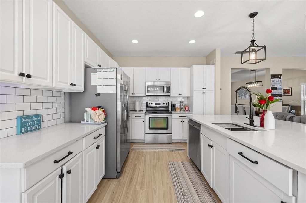For Sale: $520,000 (5 beds, 3 baths, 2805 Square Feet)