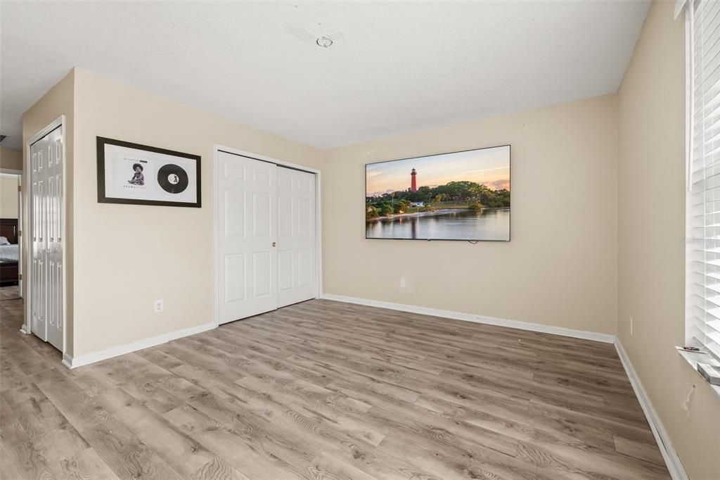 For Sale: $520,000 (5 beds, 3 baths, 2805 Square Feet)