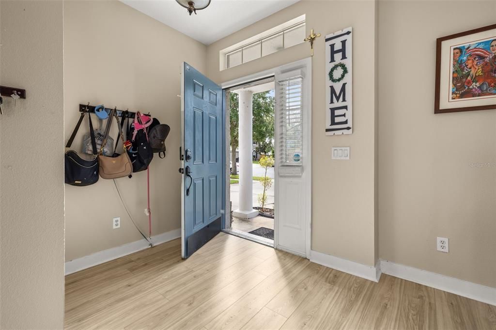 For Sale: $520,000 (5 beds, 3 baths, 2805 Square Feet)