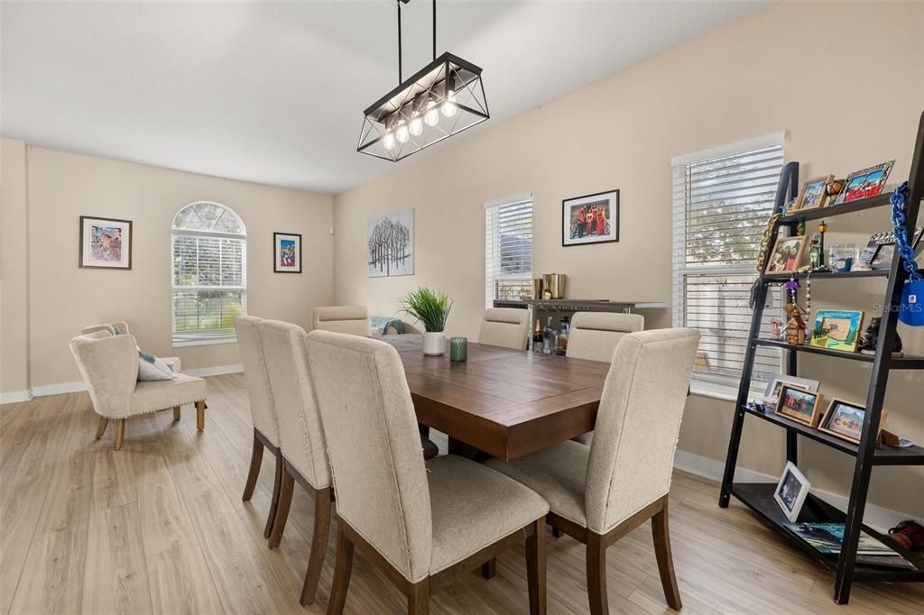 For Sale: $520,000 (5 beds, 3 baths, 2805 Square Feet)