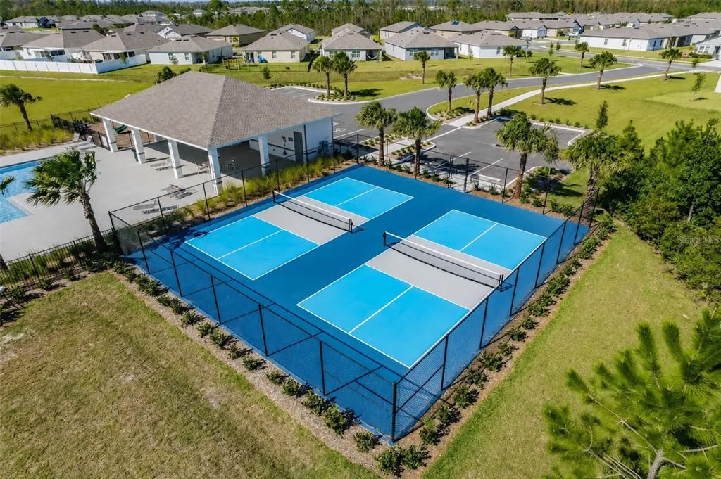En Venta: $369,000 (4 camas, 2 baños, 1828 Pies cuadrados)