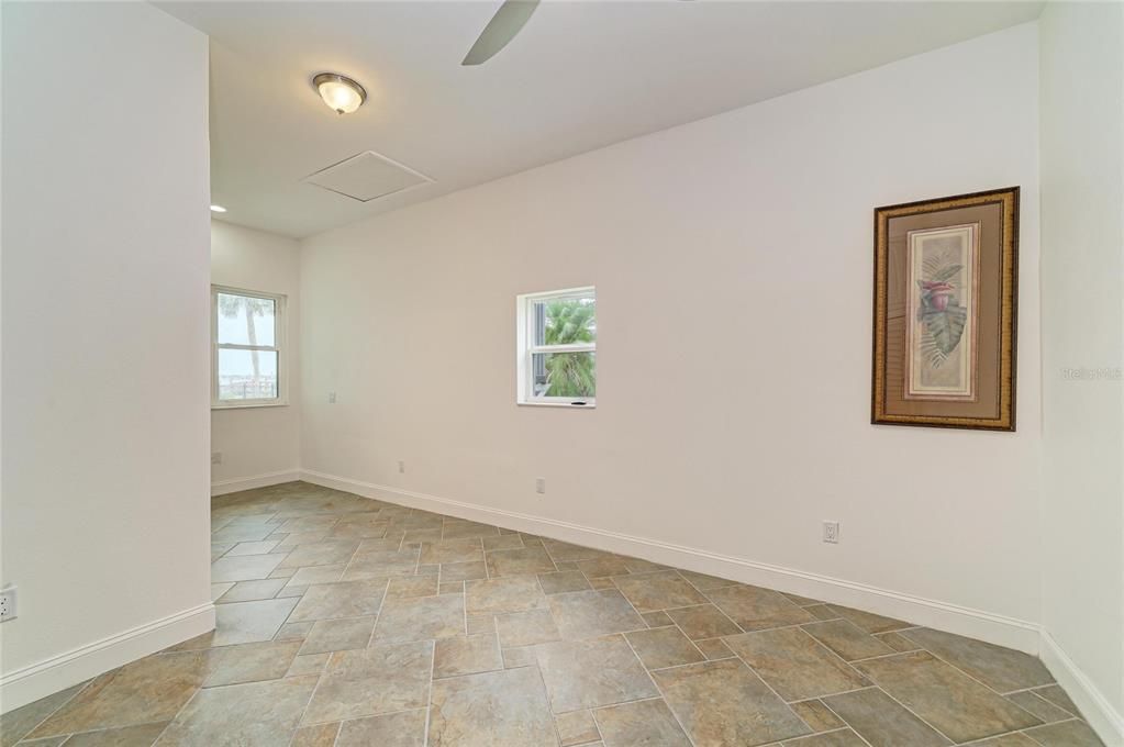 En Venta: $1,200,000 (3 camas, 2 baños, 1707 Pies cuadrados)